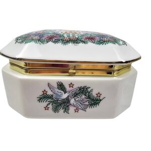 Vtg 1989 Heritage House Melodies of Christmas O Holy Night Music Box Porcelain